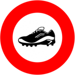 Souliers de football interdits